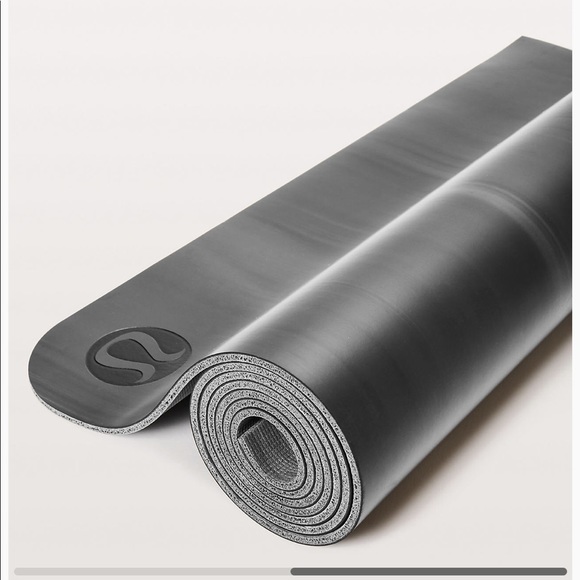 lululemon black yoga mat